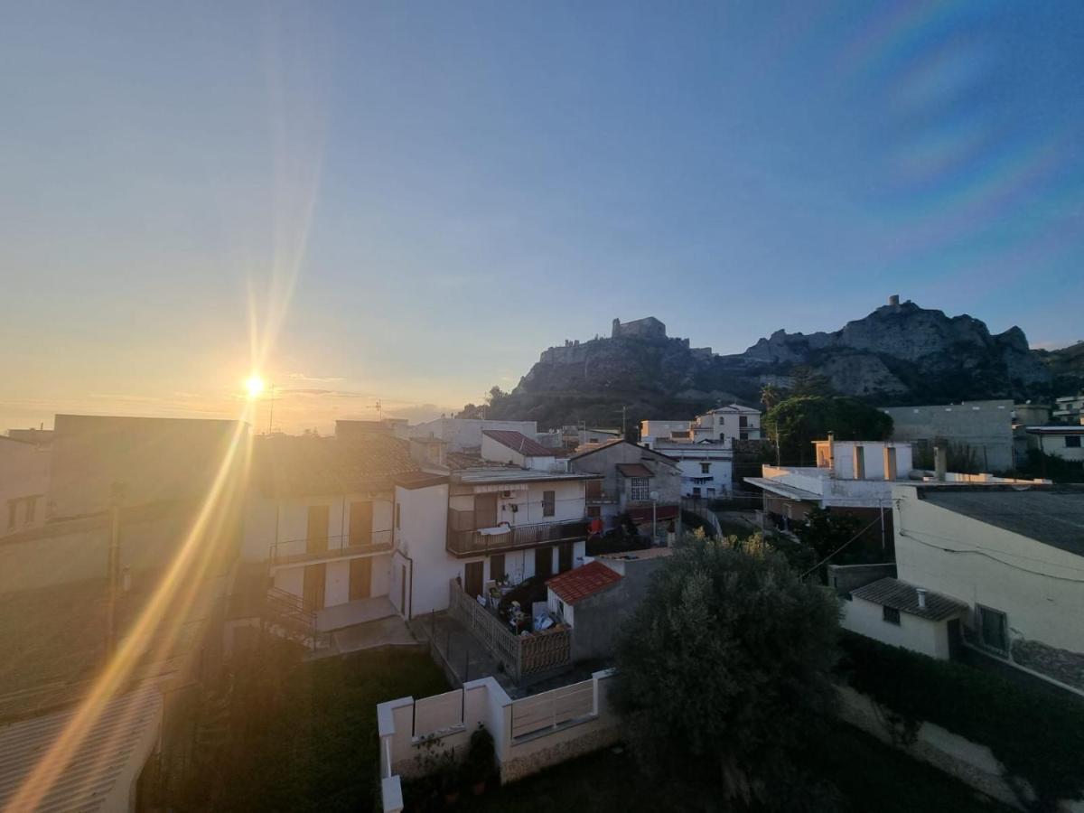 B&B E Casa Vacanza Al Castello Роччелла-Йоніка Екстер'єр фото