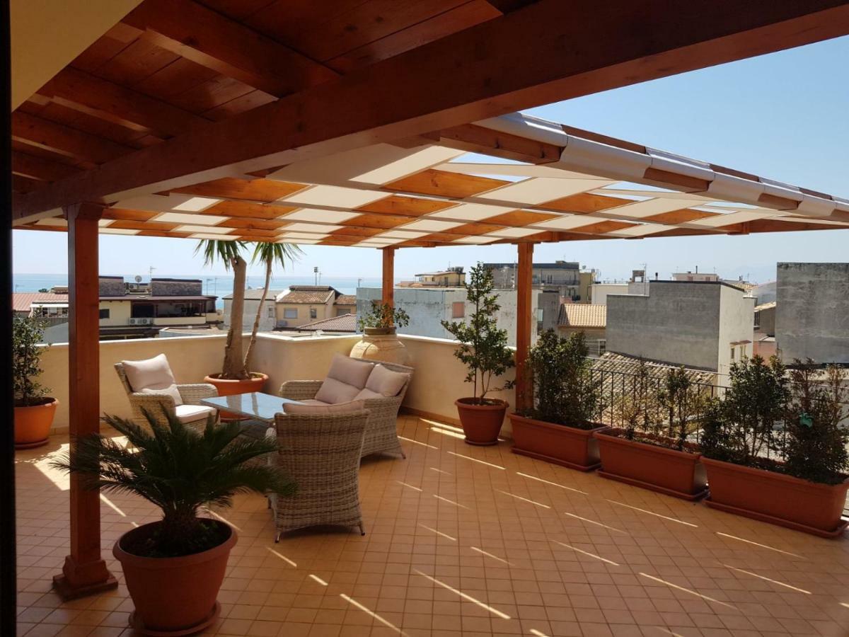 B&B E Casa Vacanza Al Castello Роччелла-Йоніка Екстер'єр фото